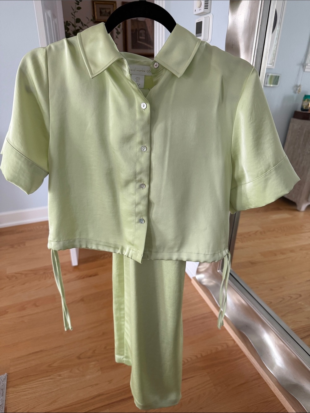 House of Harlow 1960 Pale Lime Cropped Button Front Blouse